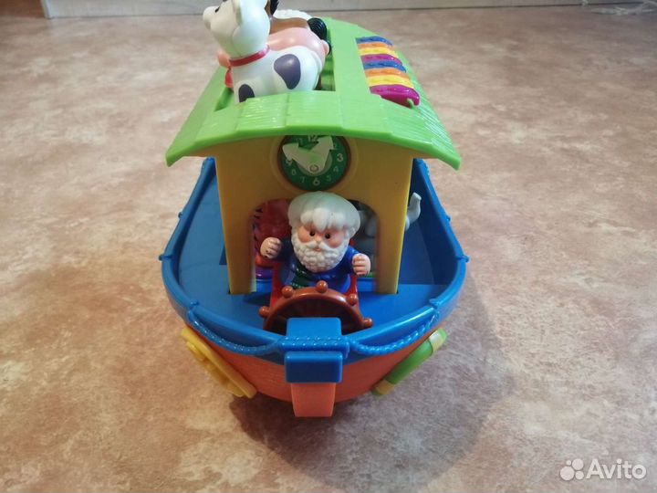 Игрушка-корабль