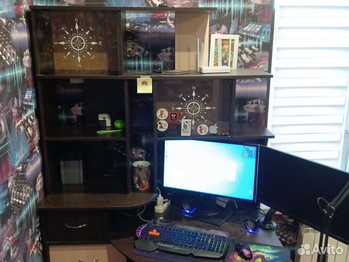 Компьютерный стол