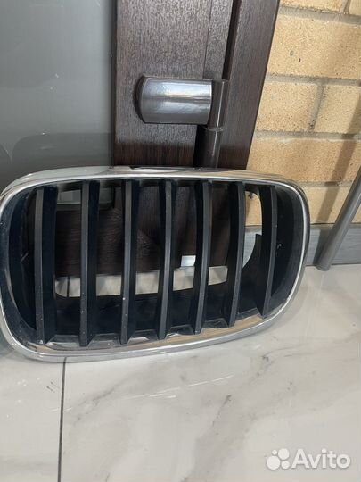 Решотка радиатора ноздри капота bmw x5 e70