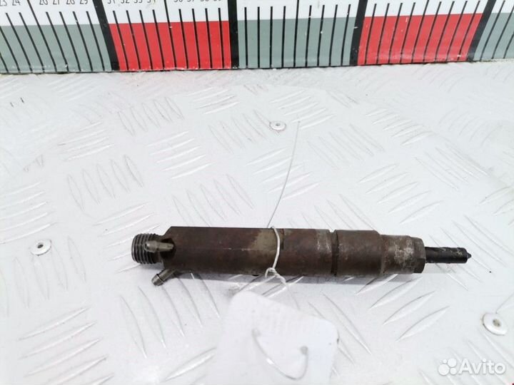 Форсунка Volkswagen Caddy 2 2001 028130202R