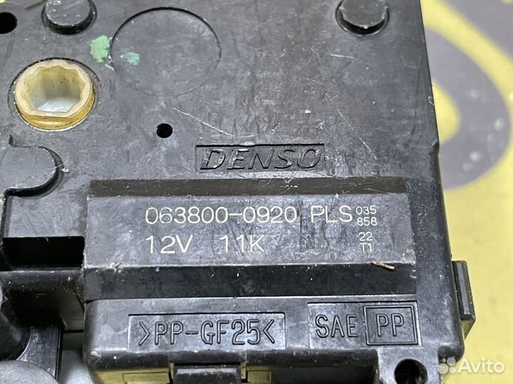 Моторчик заслонки отопителя Toyota Avensis 2