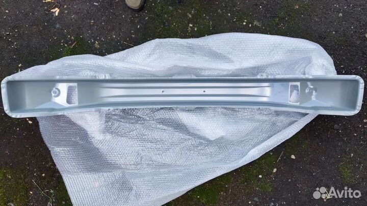 Усилитель переднего бампера Nissan G 15