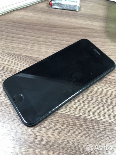 Телефон iPhone se 2020