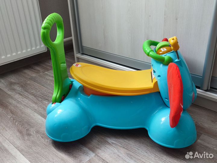 Машинка-толокар Fisher Price