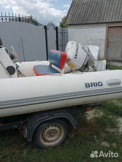 Лодка brig с мотором Honda