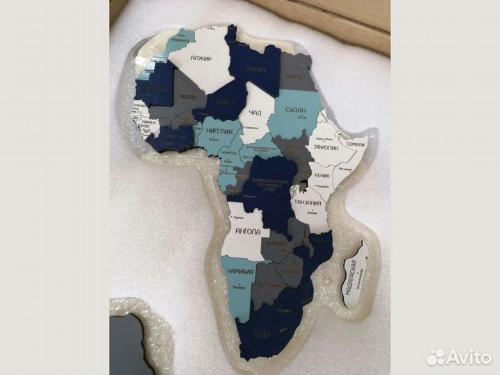 Карта мира из дерева на стену