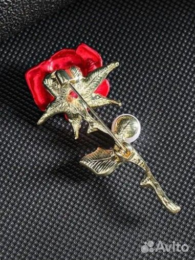 Бижутерия: брошка, серьги, браслеты