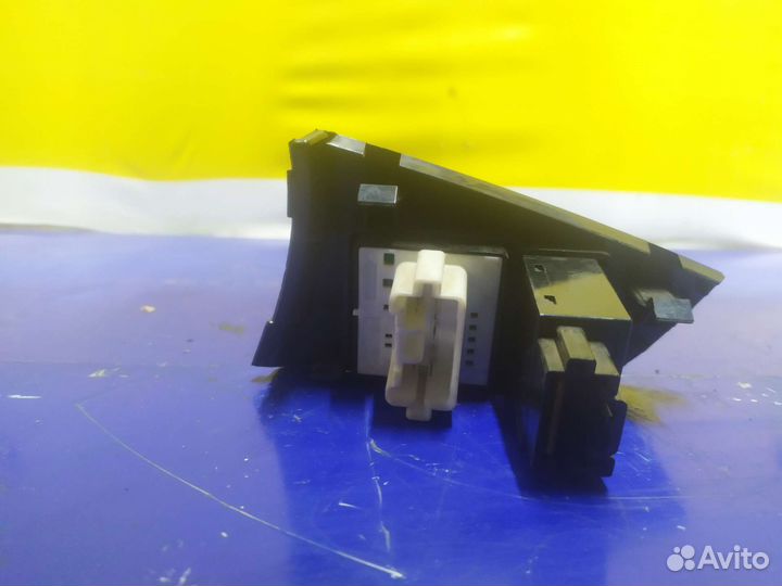 Блок управления зеркал на Mitsubishi lancer 9