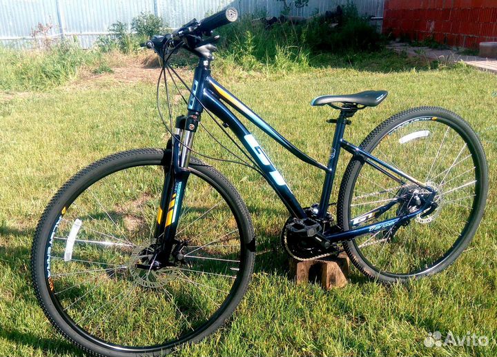 Велосипед женский GT Transeo comp