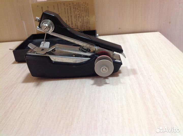 Машинка швейная ручная новая