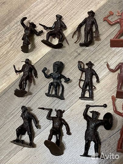 Солдатики СССР ковбойцы индейцы пираты