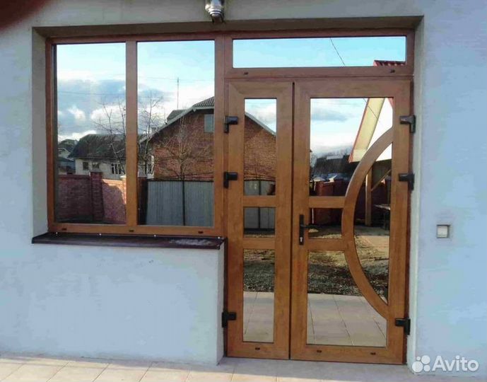 Дверь пластиковая / входная группа