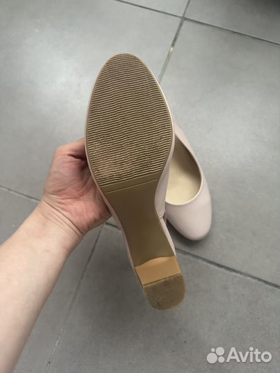 Туфли женские на каблуке 39