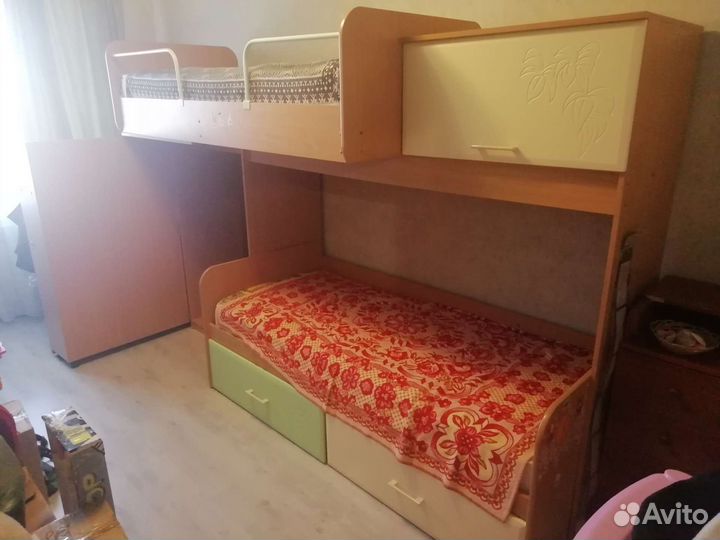 Двухъярусная кровать бу с матрасами