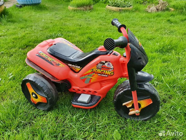 Детский трицикл на аккумуляторе