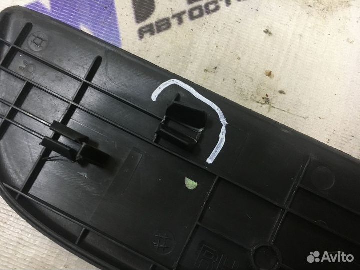 Накладка порога передняя правая Киа Сид 2