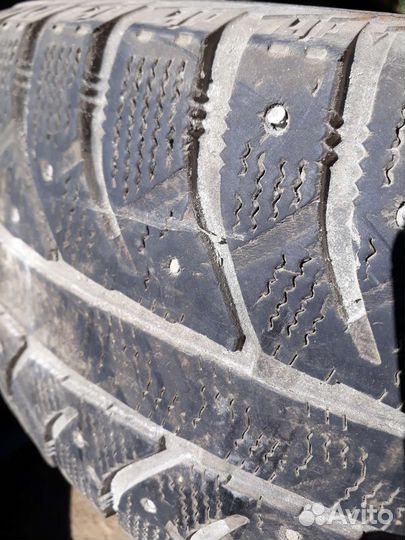 Bridgestone Ice Cruiser 7000 215/65 R16 98T