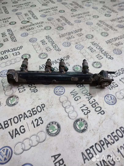 Рейка топливная с форсунками Шкода Октавия тур А4