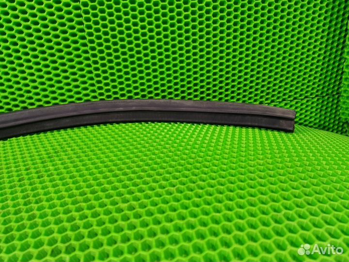 Резинка арки колеса, крыла правая Acura Rdx TB1