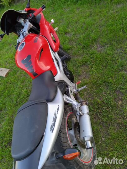 Suzuki sv400s