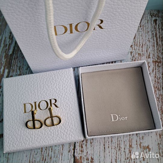Серьги Dior 30 montaigne