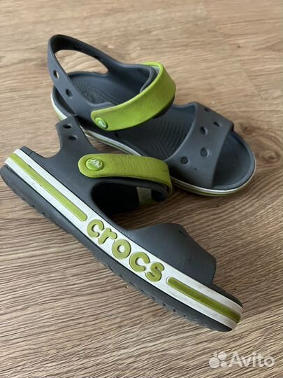 Сандали crocs J2