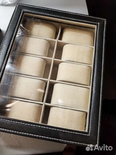 Коробка для хранения часов и браслетов