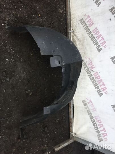 Пежо 307 подкрылок задний правый Прав