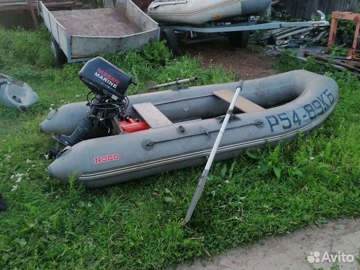 Лодка с мотором