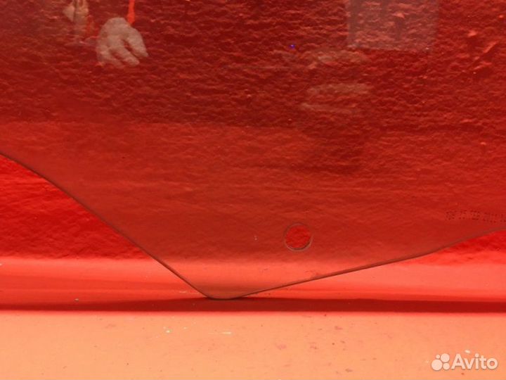 Стекло двери переднее правое Opel Astra J A16XER