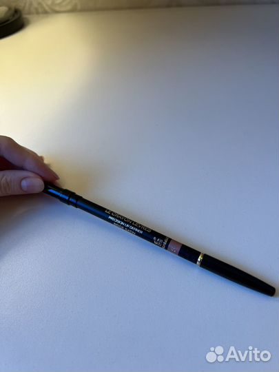 Карандаш для губ Chanel оригинал новый 89