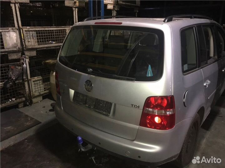 Разбор на запчасти Volkswagen Touran