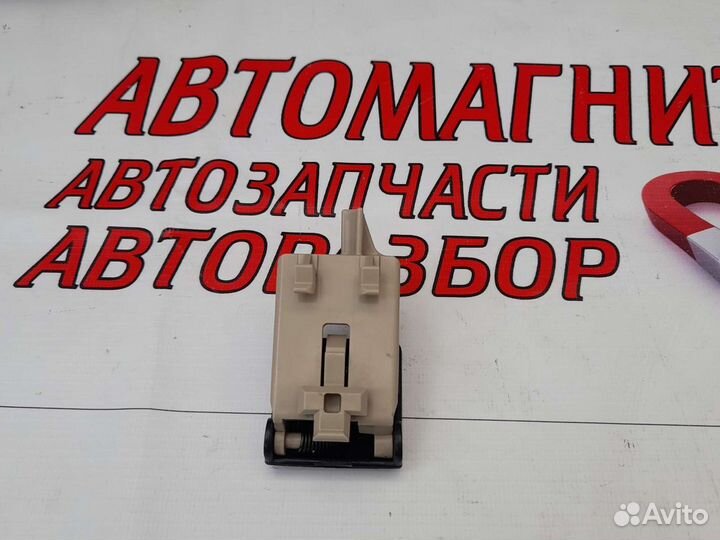 Кнопка открывания капота Тойота Рав 4 50 18-22