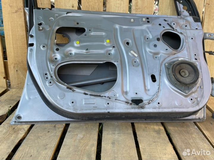 Дверь передняя левая Toyota Prius NHW10 1NZ 2000