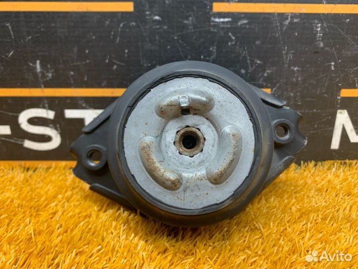 Подушка двигателя левая Mercedes-Benz M-Class W164