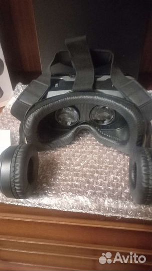 Очки виртуальной реальности с пультом