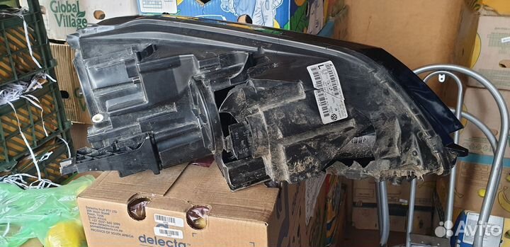 Фара Volkswagen Tyapeг с 2010- 2018 NF7P1941751B