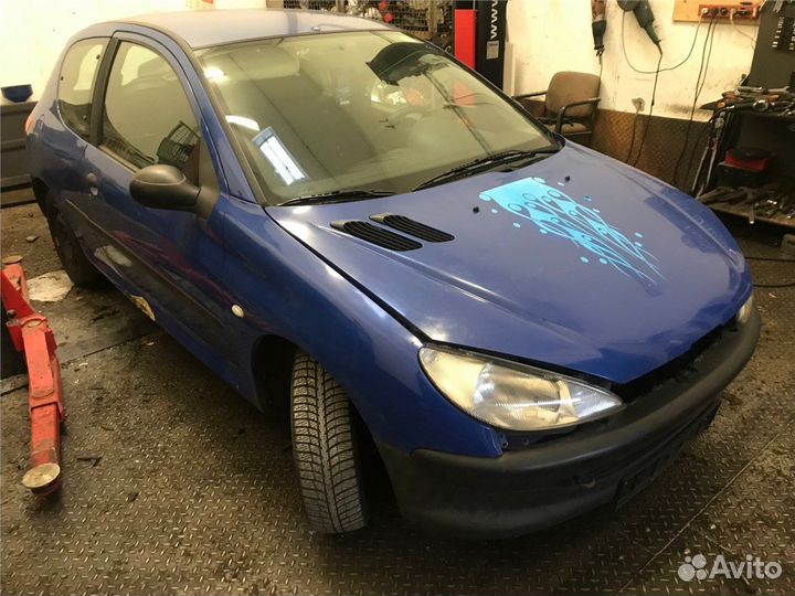 Разбор на запчасти Peugeot 206