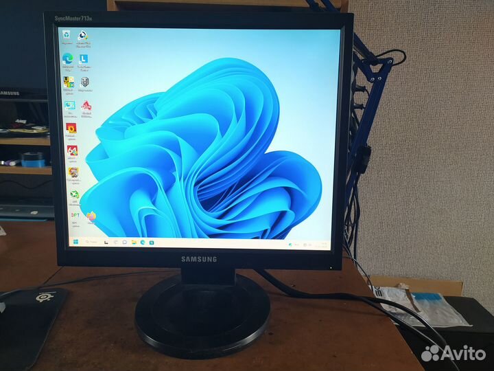 Samsung syncmaster 713n