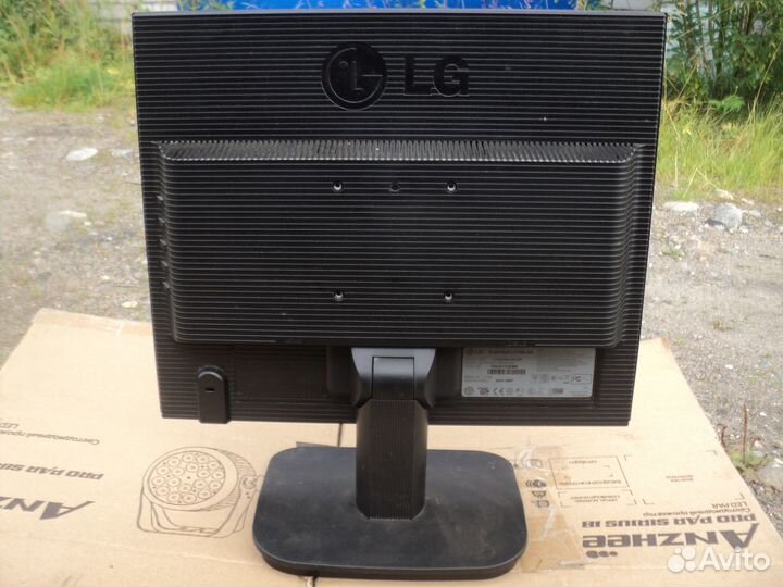Монитор LG 17