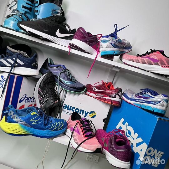 Беговые кроссовки brooks asics saucony