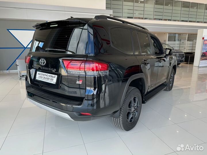 Toyota Land Cruiser 3.3 AT, 2022