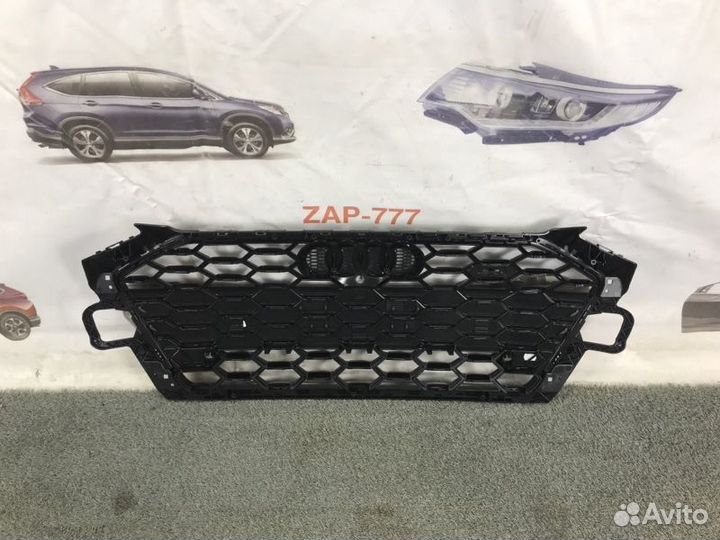 Решетка радиатора Audi A4 B9