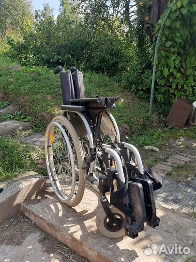 Инвалидная коляска