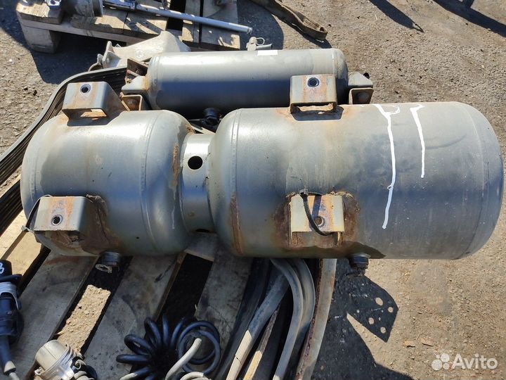 1687407 Ресивер воздушный двойной 34L+20L