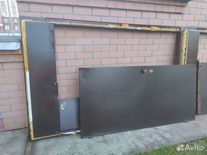 Металлическая дверь бу