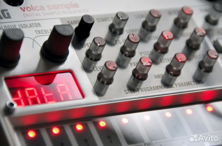 Синтезатор сэмплер Korg Volca Sample (Pajen)