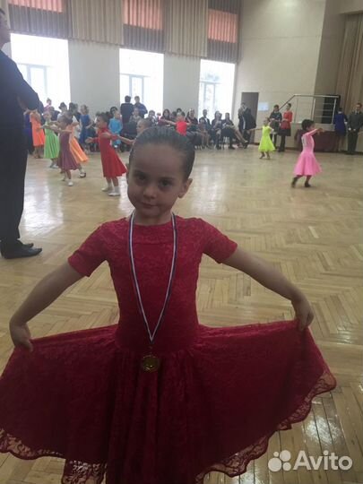 Платье для бальных танцев