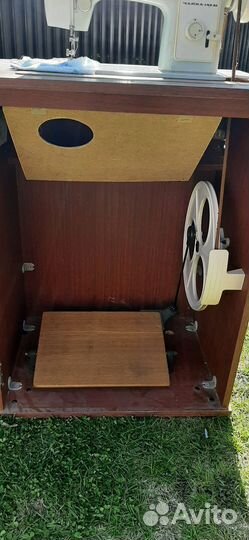 Швейная машинка чайка 142м