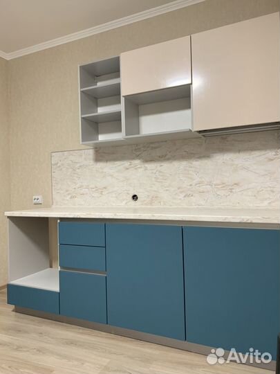Кухонный гарнитур. Кухня без ручек ксп:14591